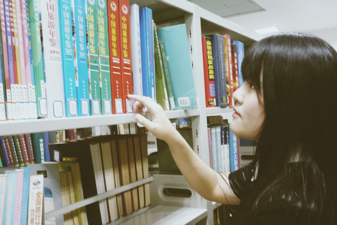 <em>女孩子</em>出门玩,<em>用单反还是微单</em>比较好?卡片机实