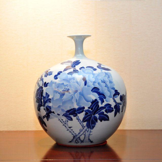 你这花瓶,奇形怪状,还不报上名来