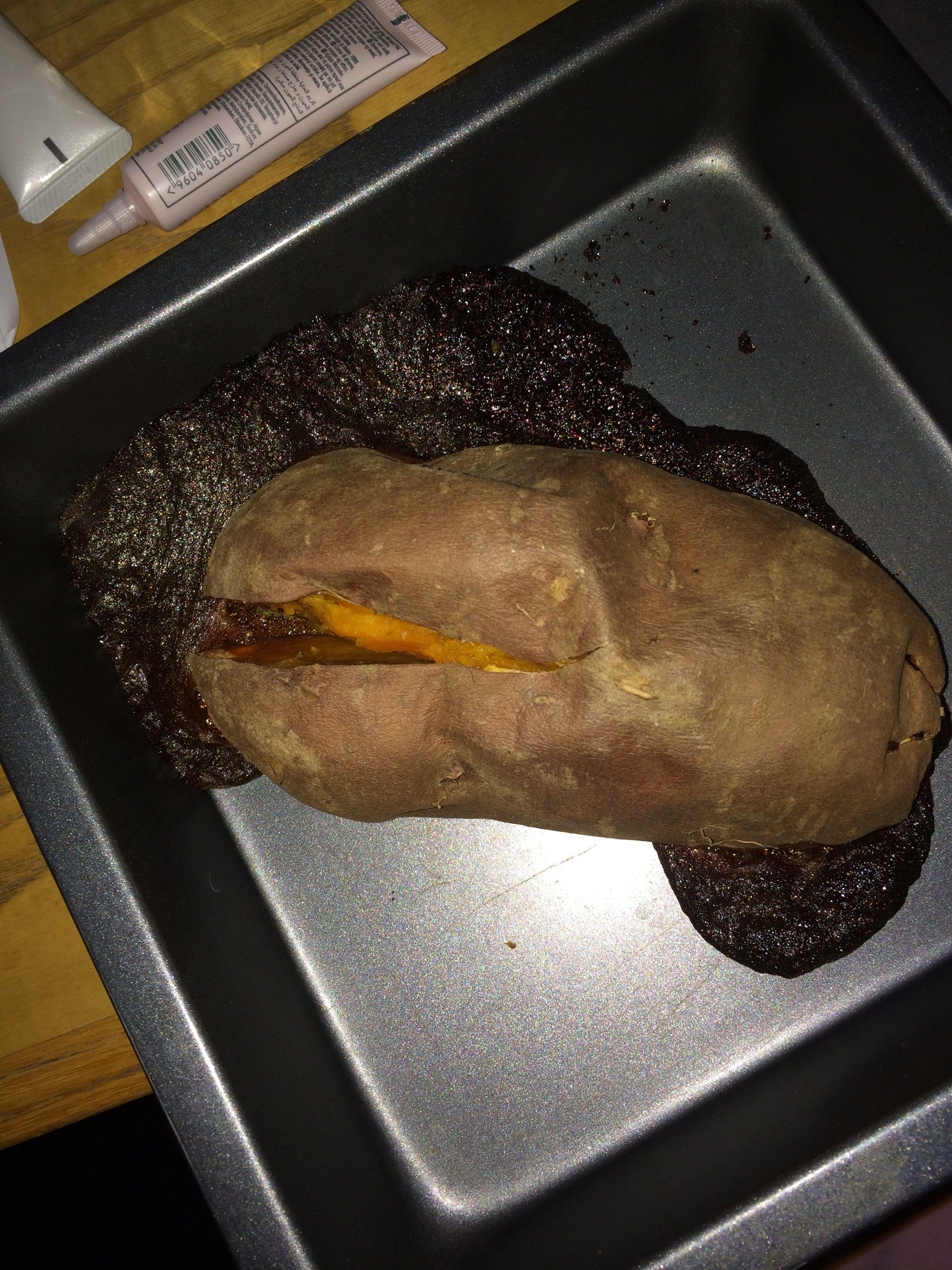 用烤箱烤红薯50分钟后红薯周围出现一圈黑色的像屎一样的东西是什么?