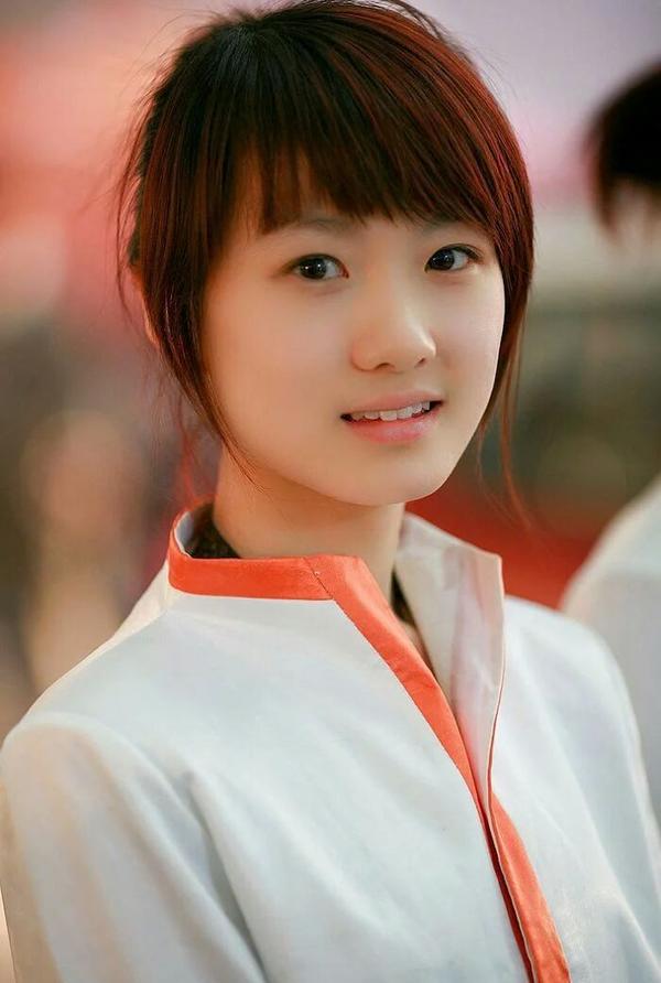 有哪些五官不完全标致但很漂亮的姑娘?