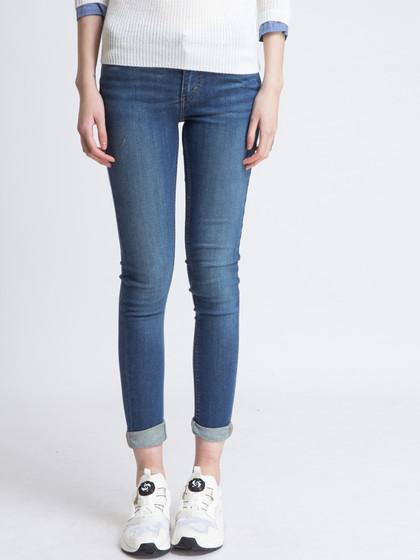 高中生<em>怎样搭配衣服</em>才显得时尚又不失俏皮? -