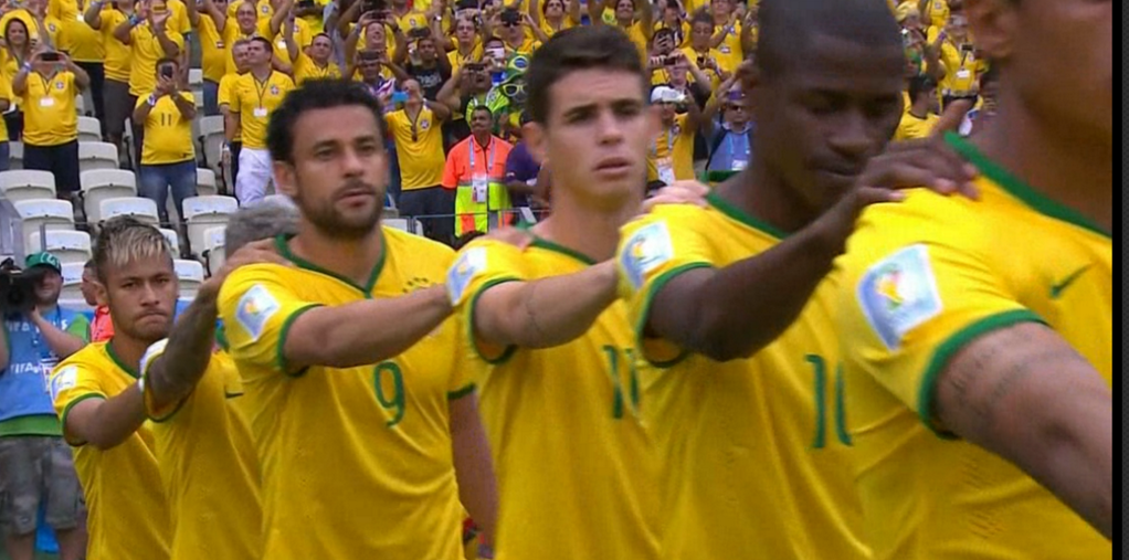 2014 世界杯巴西 vs 墨西哥的比赛有哪些亮点和