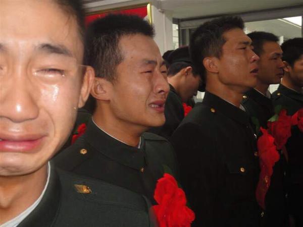 军人退役的时候都会哭么?哭的时候在想什么?