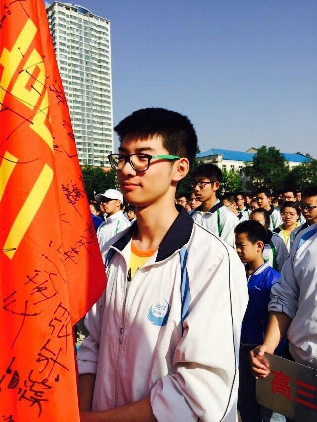 <em>男</em>高中生183厘米130斤<em>如何打扮</em>凸显<em>自身</em>优势