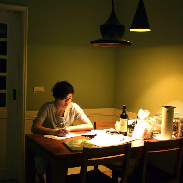 <em>熬夜</em>不会直接导致<em>掉头发</em>,精神压力才是背后凶