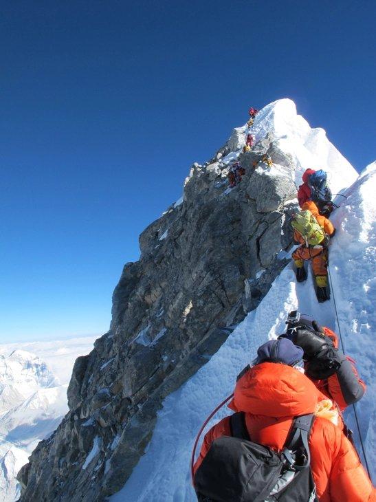 零登山基础,想十年之内登珠峰,需要什么准备?