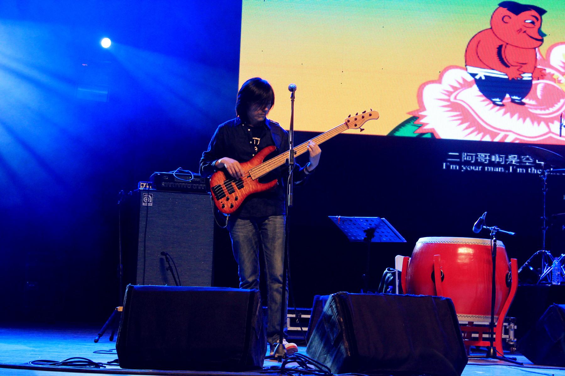 2014上海草莓音乐节5.3爱舞台-苏阳 - 那些年听