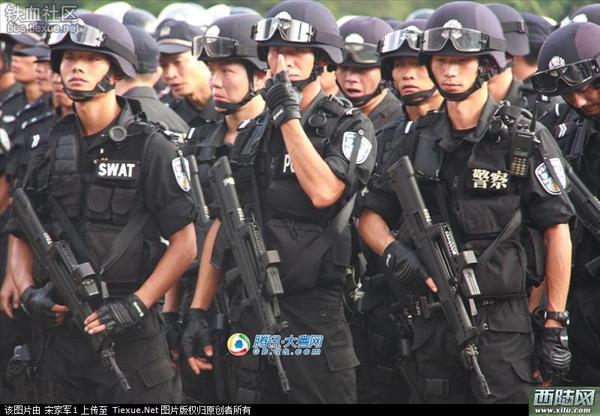 然而普遍来讲,除去一二线大城市,中国特警的装备普遍是这样的