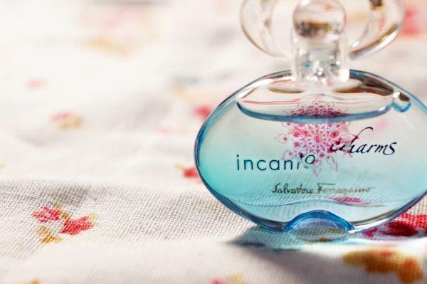 有哪些香水适合送给正在追求的女孩? - 生日礼