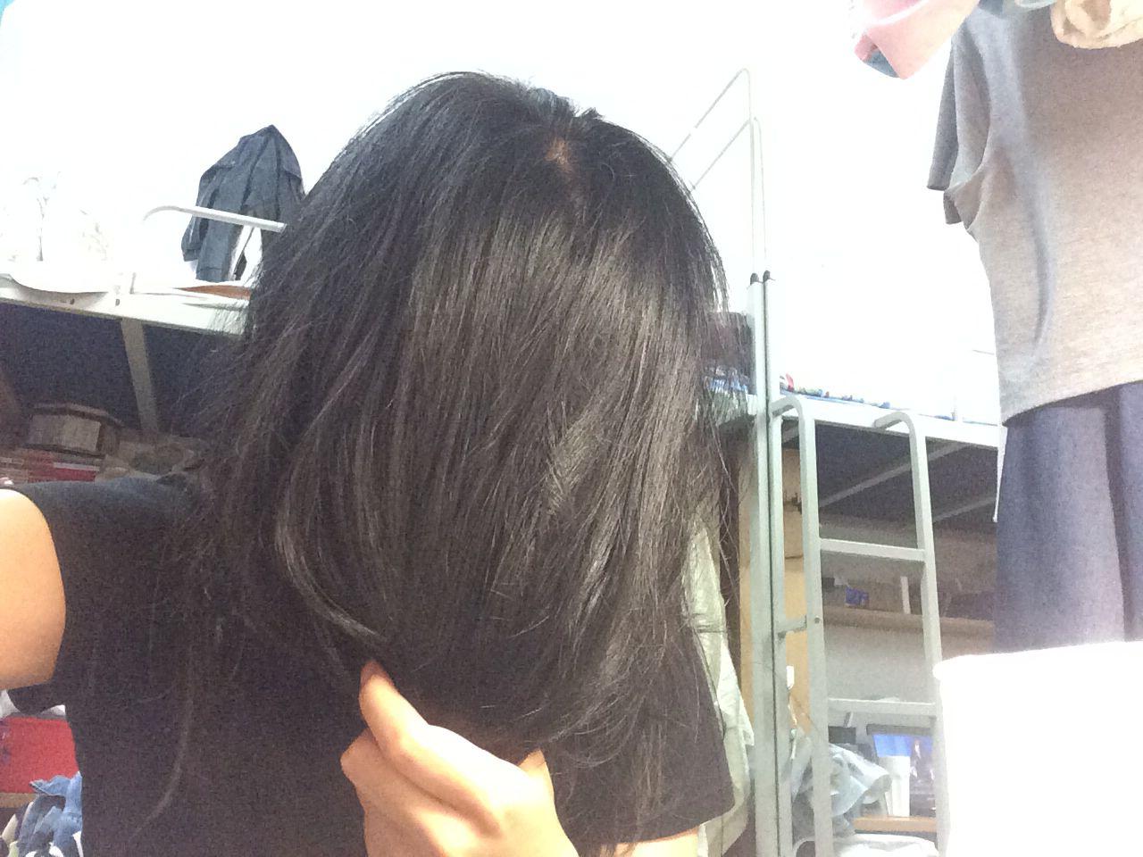 <em>头发</em>黑硬多怎么办,小的时候我妈总给我剃秃,连