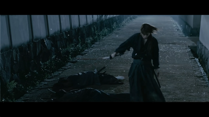 如何评价《浪客剑心》真人版三部曲的剑术动作场面?