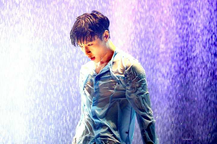 如何评价张艺兴的舞蹈?