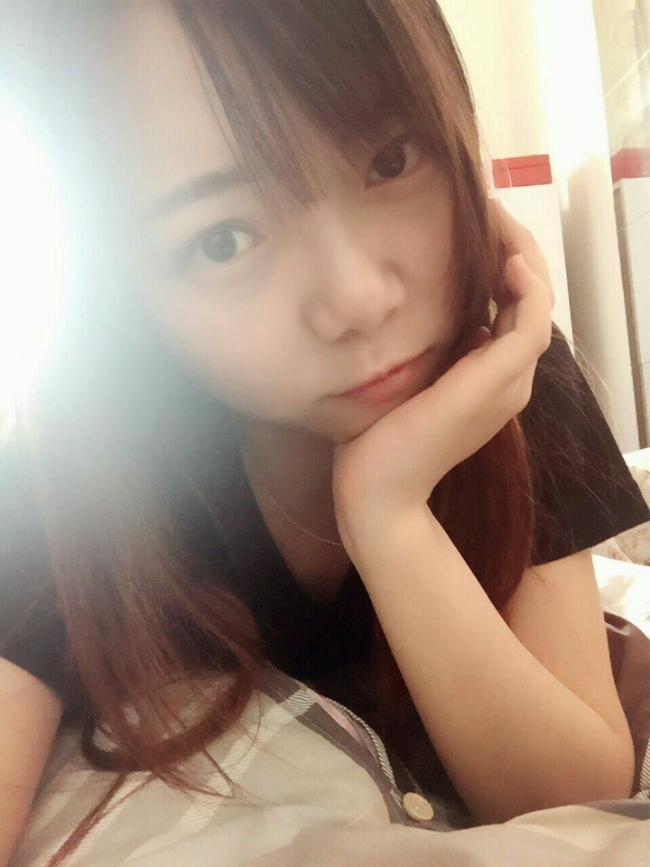 女朋友很漂亮是怎样的体验?