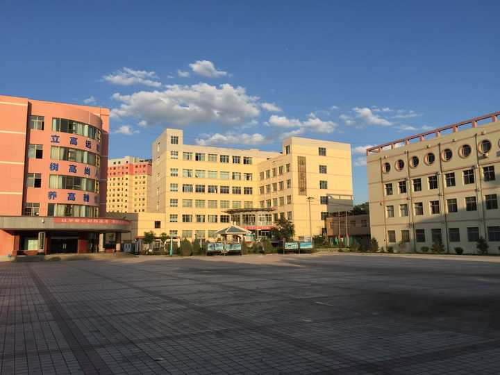 在张掖市第二中学就读是一种怎样的体验?