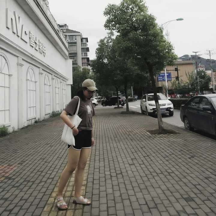 微胖的女生到底该如何穿衣?
