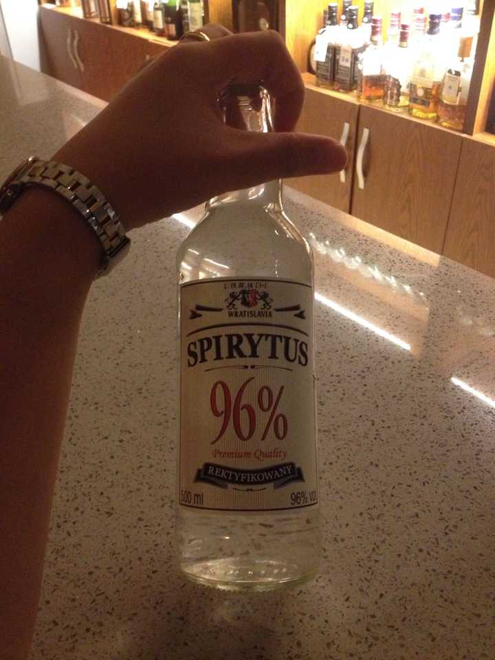 喝96度 spirytus vodka生命之水波兰伏特加是一种什么样的体验 ?