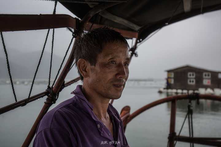 在逆光下,人物完全背光又没有补光的情况下,怎么恢复肤色?