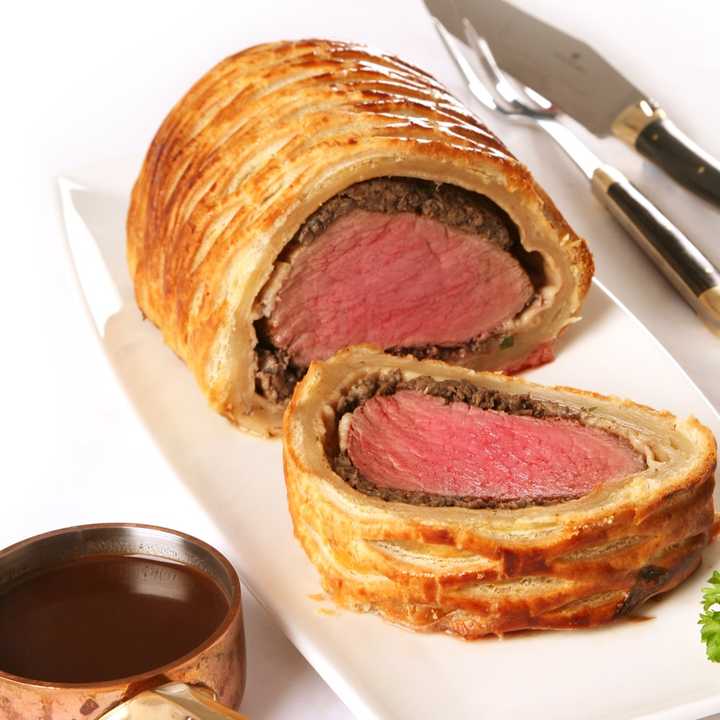 1) tournado rossini, 罗西尼牛柳.牛排,鹅肝,松露红酒烧汁.