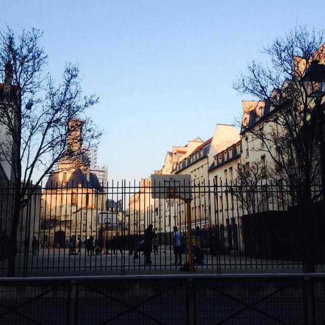 rue des jardins saint-paul街景.