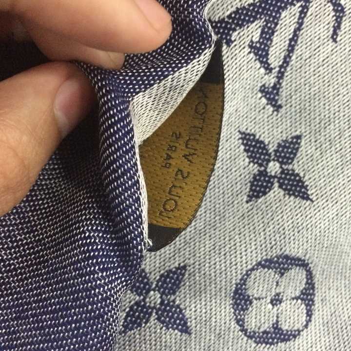 在日本中古店买了条lv围巾,水洗标是这个样子的,是真的吗?