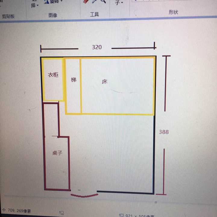 一直有想法把房间格局再换一下,然后就自己量了量尺寸,简单画了一下