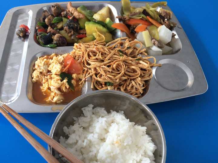 自助餐,不得不说,真是越来越好.还有不爱吃的甜点和汤没拍
