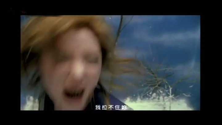 他女朋友也不小心钻进去了,这个半岛铁盒里面有一个小孩,一个女的,一