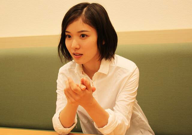 我来安利一个成熟御姐井川遥,知性气质型美女,真人比硬照好看多了.