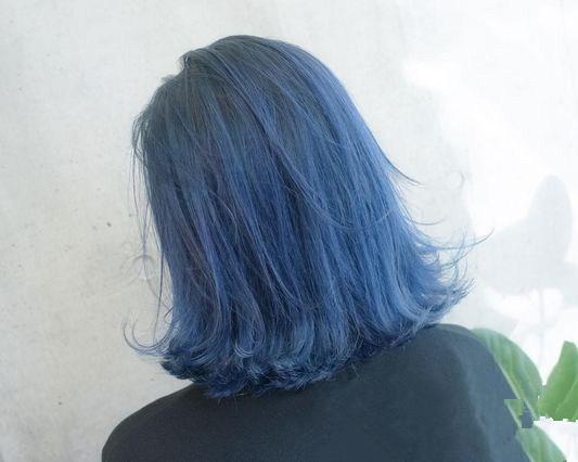 染蓝色头发是什么体验?