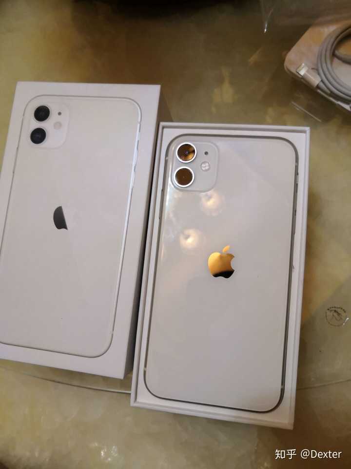 脑袋一热,入手了一部白色128g的iphone11