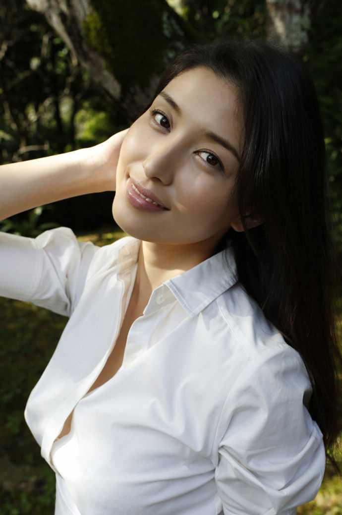 你认为哪个女星最有女人味?