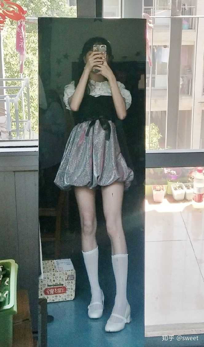 穿丝袜外面再穿袜子会不会怪怪的?