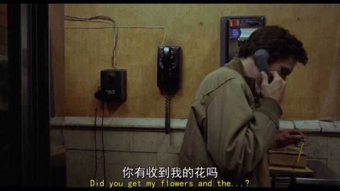 有哪些一句话电影台词背景做朋友圈背景图?