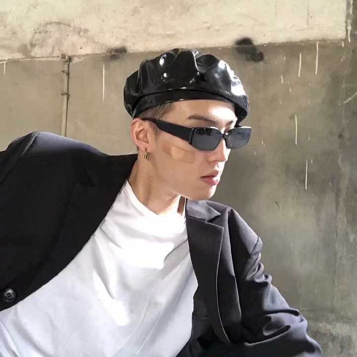 请问有什么可以拿来当微信qq头像的欧美男生头像?