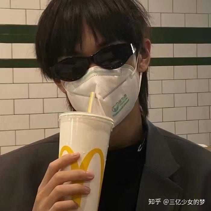 想要一些机车头像男生的?
