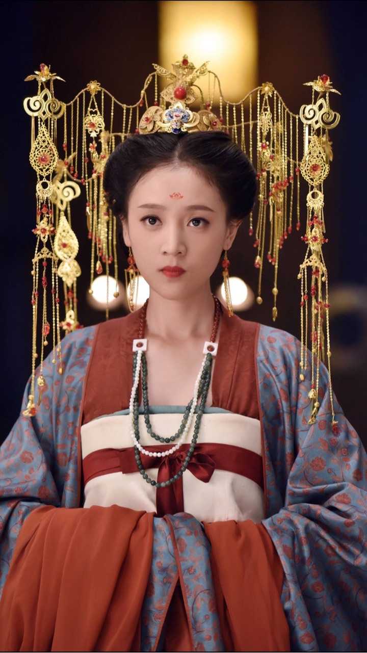 有没有哪个明星在古装剧中的凤冠霞帔让你印象深刻?