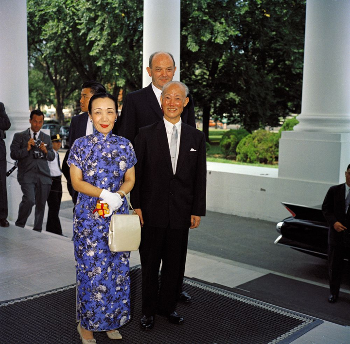 陈诚夫人谭祥于1961年7月访问美国时,以旗袍示人