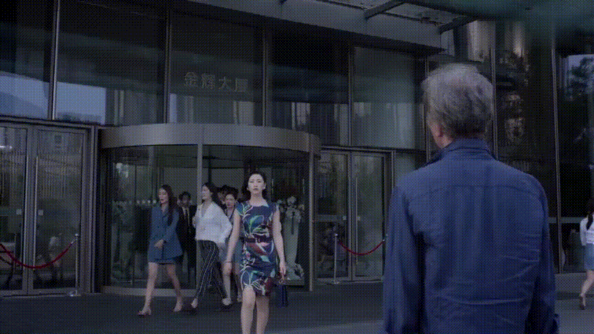 有人统计过《精英律师》里栗娜目前为止穿过多少套衣服么?