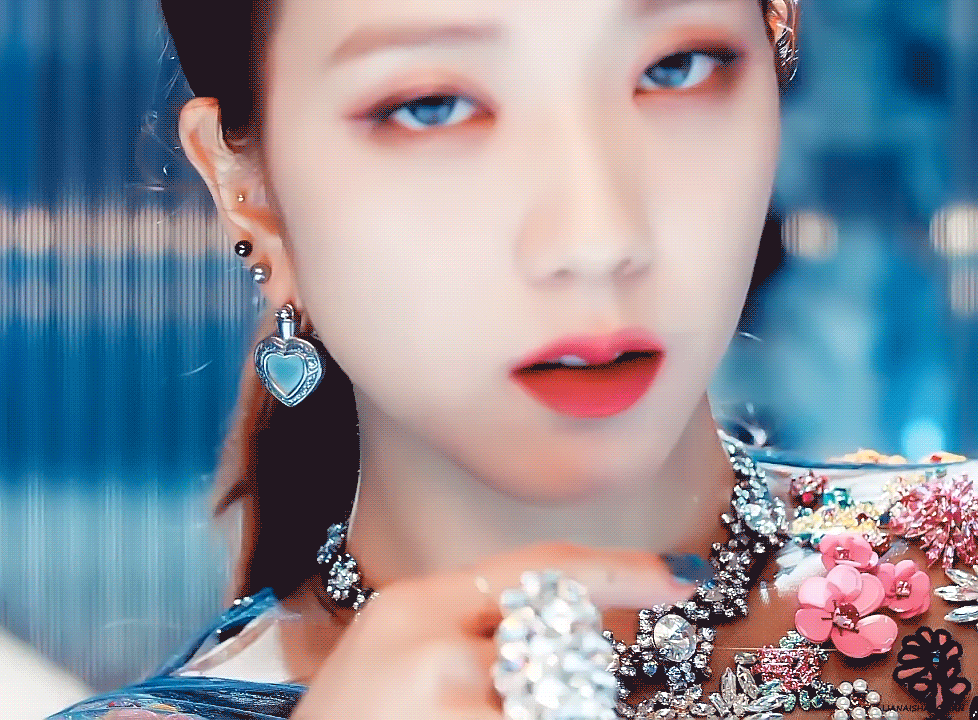 如何评价blackpink的新歌《kill this love》?