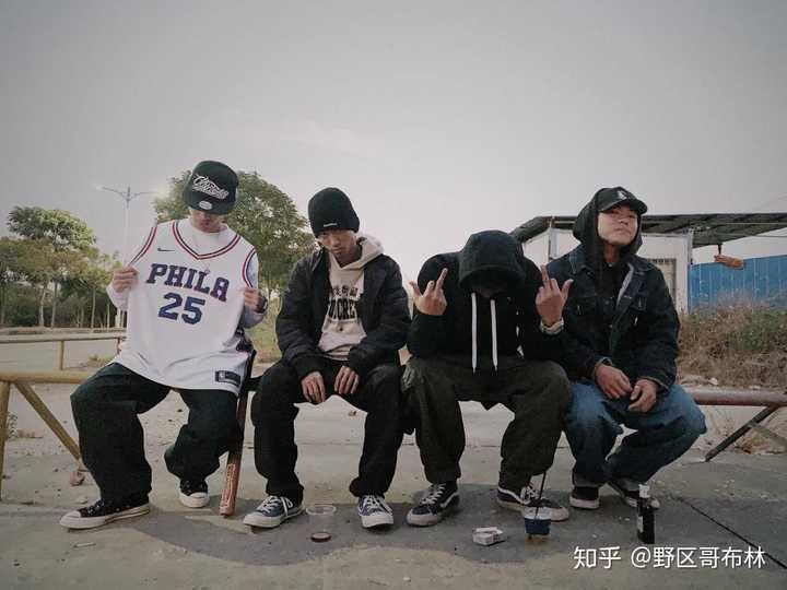 说句实话,我是不是很像小流氓小混混,对社会没啥贡献