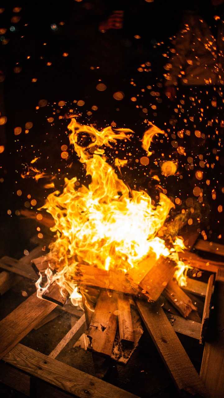 再来一波火焰壁纸!