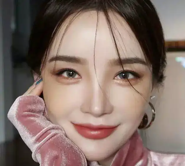 单眼皮怎么画眼妆才好看?