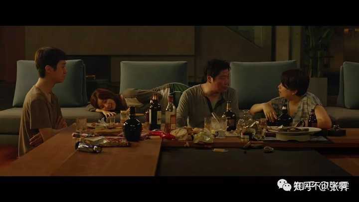 如何评价奉俊昊导演的电影寄生虫