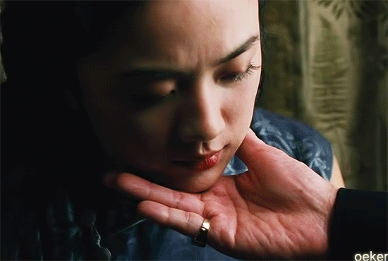 如何客观评价汤唯的长相和气质?