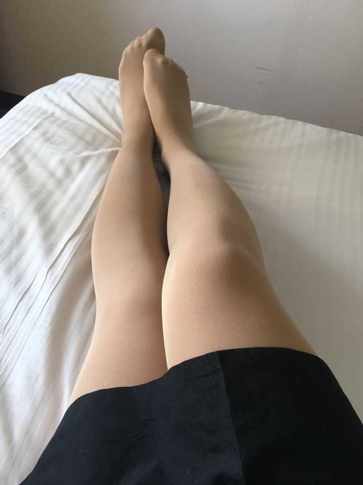 现在不是单身,女友身材也不错,经常让女友穿丝袜然后干一些不可描述之