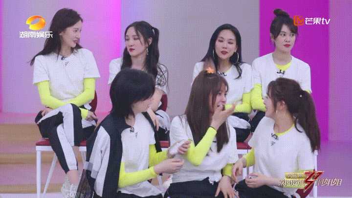 沈梦辰摔成表情包