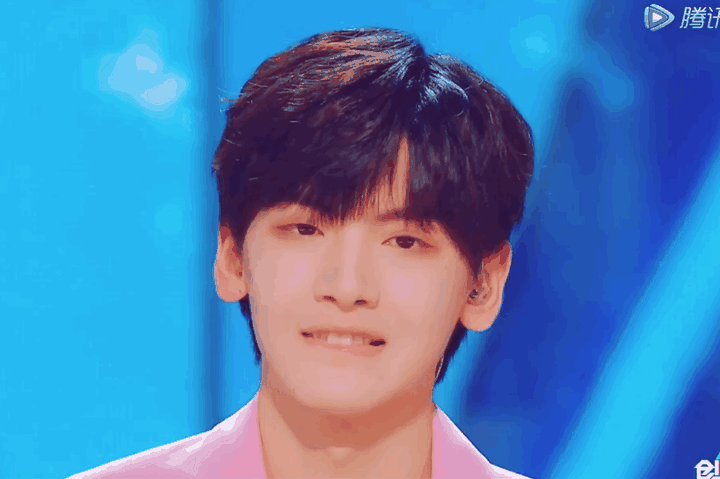 长开了,贴上双眼皮贴后颜值top1的夏之光