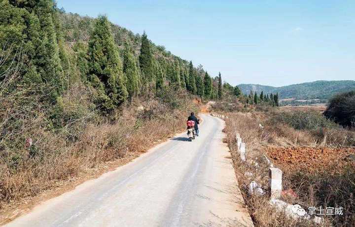 有的农村山路是这样的