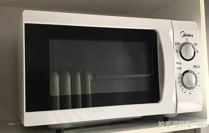 输出功率:700w 比较基础款的型号,基本上也就是微波的功能,当然解冻