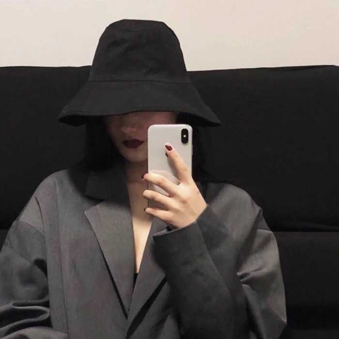 冷艳风女生头像,高贵气质,与众不同的风格让你摆脱千篇一律哦
